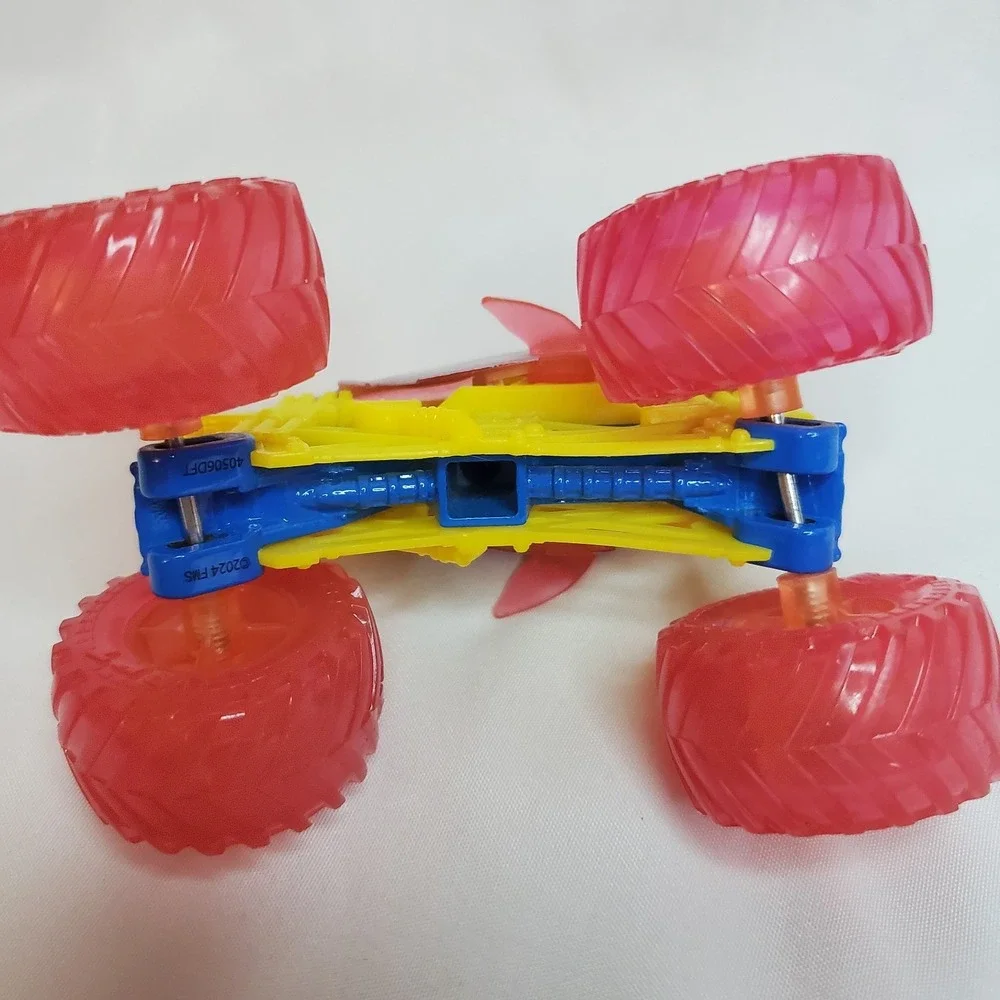 2024 Monster Jam Megalodon Street Treats Series 37 Monster Truck 1:64